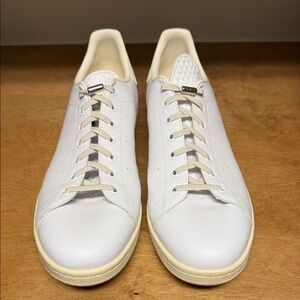 adidas Men's White and Cream Sneakers